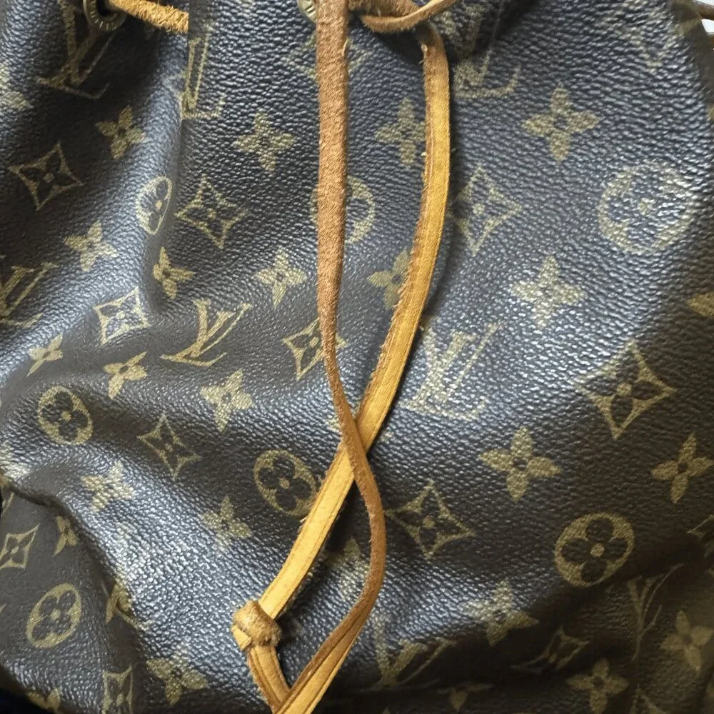 In Box Louis Vuitton bag! Never used - Picture 9 of 9